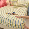 Sábana de Algodón Puro Cepillado Bordada de Toalla Espesa Cubre Cama de Algodón de Invierno para Niños Juego de Tres Piezas Protector de Colchón Simmons