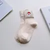 Meias femininas Amazon transfronteiriças, meias de cano médio resistentes a odores e absorventes de suor, meias femininas de presente de Natal, meias de algodão personalizadas no atacado de Zhuji