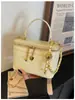 Bolso Pequeño Transfronterizo para Mujer, Bolso Caja con Cadena de Bolas Doradas Estilo Chanel, Neceser Rojo de Lujo Ligero, Bolso Brillante para Labiales 2025