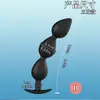 Usando un Tapón Anal de Silicona con Bolas de Acero para Expansión Anal, un Dispositivo para Adultos para Hombres y Mujeres para Usar al Salir
