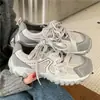 Tênis 'dad shoes' grossos retrô de nicho estilo coreano para mulheres, novo modelo outono 2026, respirável, moderno, versátil, tênis casual esportivo feminino