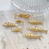 Pingente Geométrico Peixe Koi com Banho de Ouro Real 14K Retentor de Cor Acessórios para Pulseira Colar Brincos de Joias Feitas à Mão DIY