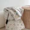 Colcha de punto estilo INS con diseño de nube de dibujos animados para primavera y otoño, colcha de invierno suave y cálida con borde enrollado, lavable a máquina, adecuada para uso en dormitorio