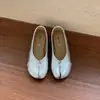 Bailarinas retro plisadas de punta dividida para mujer, nuevo estilo 2026, sin cordones, versátiles, zapatos Mary Jane planos