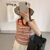 Chaleco de punto sin mangas a rayas con cuello en U, ligero, transpirable y refrescante para mujer, top de alta gama y particularmente hermoso.