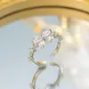 Novo Anel de Cobre com Zircônia Micro-Incustada Estilo Ins de Nicho Europeu e Americano para Mulheres, Vários Anéis Abertos Ajustáveis de Luxo Leve com Zircônias