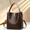 2026 Bolso Cubo Nuevo Estilo Coreano Patrón Tejido Simple para Mujer, Bolso Tote de Gran Capacidad para el Trabajo, Bolso de Mano Texturizado y Bolso Cruzado