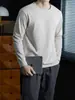 Camiseta de manga larga ligera y transpirable con textura de copo de nieve para hombre, casual y cómoda, de alta gama, con bordado en inglés, adecuada para otoño e invierno