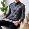 Nova coleção de outono: camisas listradas de manga comprida da moda para homens, estilosas e descoladas para adolescentes, perfeitas como peça sobreposta ou jaqueta para pais