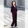 Traje casual de otoño de alta gama para madres, atuendo casual elegante para mujeres de 50 años, conjunto de cárdigan con capucha elegante para mujeres de mediana edad