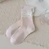 Meias florais rosas para mulheres, meias finas de algodão para o verão, meias empilhadas sem costura, estilo coreano, adequadas para combinar com sapatos de couro pequenos, meias de cano médio, estilo de início de outono