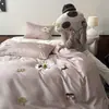 Conjunto de Quatro Peças 100% Algodão de Fibra Longa com Bordado de Gato Estilo Ins para Crianças, Capa de Edredom Roxa, Lençol de Cima, Roupa de Cama