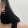 Aretes Estilo Lujo Accesible Ins Aretes de Diseño Nicho para Mujer Aretes Metálicos de Gama Alta Estilo Frío Europeo y Americano Aretes Normcore Aretes