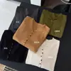 Cardigan de punto suave y amigable con la piel, estilo retro, con cuello y botones para mujer, otoño, acanalado, ajuste slim, hombros normales, top versátil para el trabajo