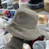 Moda Europea y Americana Sombrero de Pescador de Imitación de Piel de Conejo Simple Cálido para Invierno y a Prueba de Frío Sombrero de Cubeta de Ala Ancha de Felpa Venta al por Mayor