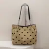 Bolsa tote grande de poá com design de nicho transfronteiriço, simples e estilosa, versátil para uso diário, deslocamento e como bolsa de ombro ou debaixo do braço
