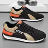 Zapatos de Hombre Primavera y Otoño 2025 Nuevos Zapatos Deportivos Casuales de Suela Blanda para Correr Antideslizantes Slip-on Zapatos Blancos para Hombre