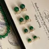 Ágata Verde Estilo Chino Nuevo Estilo de Corte Retro Clip para Oreja Pendientes de Bola Esmeralda de Alta Calidad Versátiles Placa para Incienso de Mosquito