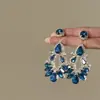 Pendientes de Diamante Brillante en Forma de Gota de Agua de Lujo Ligero y Exquisitos, de Moda y Versátiles, de Nicho y Elegantes, con un Estilo Audaz y Deslumbrante