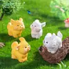 Fofa estatueta de cachorrinho cartoon, decoração DIY, acessório de cápsula surpresa, ornamento para carro ou mesa em miniatura