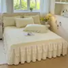 Falda de Cama Acolchada de Terciopelo de Leche Francés Colcha Pieza Única Encaje Estilo Princesa Falda de Cama Protector de Cubierta de Cama Temporada Otoño Invierno