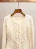 Ropa de Mujer de Gama Alta de Shenzhen Estilo Nuevo de Primavera Textura Suave Adelgazante Cuello Redondo Bordado Pesado Cintura Ceñida Suéter de Punto