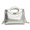 Mini Bolsa Clutch Acolchoada com Corrente Estilo Chanel para Mulheres 2025 Novo Modelo Versátil de Ombro Transversal de Luxo