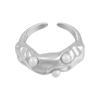 Anillo abierto con incrustaciones de perla y diseño de nicho de acero de titanio chapado en oro de 18 quilates, estilo INS, tendencia de personalidad, R234215