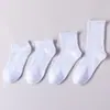 Calcetines para Hombre, Calcetines de Media Pantorrilla, Calcetines Blancos, Calcetines de Algodón Blancos y Negros Absorbentes de Sudor para Primavera y Verano, Calcetines Lisos para Hombre, Calcetines Largos de Moda, Calcetines Deportivos para Pareja