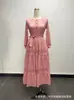 Miyake Miyake Moda Transfronteriza Europea y Americana Tallas Grandes para Mujer Otoño Nuevo Vestido Delgado con Aberturas de Encaje Africano