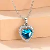 Colar Transfronteiriço AliExpress Simulação Moissanite Luxo Leve Formato de Coração Senso de Alto Padrão Nicho Luxo Leve Microincrustado Diamante com Borda Branca