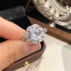 Anillo de Lujo Ligero de Moda con Imitación de Moissanita Corte Marquesa con Rodeado en Forma de Huevo de Paloma, Venta Caliente Transfronteriza Europea y Americana Anillo de Diamante de Alto Carbono Super Brillante