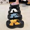Sandalias de Playa Estilo Coreano con Sensación de Pisar Mierda, Nuevo Estilo 2025 con Falda, Chanclas de Suela Gruesa para Mujer para Salir en Verano