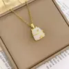 Versión Coreana de Lujo Ligero Nicho Estilo Ins Colgante de Collar de Chinchilla de la Suerte Acero de Titanio No se Desvanece Collar para la Clavícula Regalo de Cumpleaños