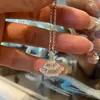 Colar fresh, sofisticado, brilhante, elegante, único e versátil com design de pequeno cacho em formato de leque e corrente para clavícula com microincrustação
