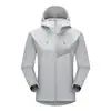 Nova jaqueta soft shell para homens e mulheres, à prova de vento e à prova d'água para primavera e outono, roupa de montanhismo da moda para casais
