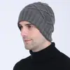 Gorro de punto de punto cruz para hombre y mujer europeo y americano, nuevo gorro de punto jacquard de diamante de lana cálido para ciclismo con protección para los oídos, otoño e invierno