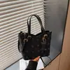 Bolso Cruzado de Hombro Tipo Cubo con Diseño de Nicho Exquisito Transfronterizo con un Toque de Alta Gama, Moda Nueva Verano 2026 Versátil para el Trabajo
