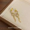 Pendientes ligeros de lujo con forma de serpiente y incrustaciones de diamantes, estilo chino, estilo nacional, vintage, europeos y americanos, delicados, recién llegados.