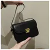 Bolsa Feminina Elegante e Versátil, Nova Moda Tendência 2026 Bolsa Transversal Simples, Bolsa Quadrada Pequena de Ombro Único Estilosa Retro