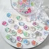 Cuentas de flor de ciruelo glaseadas, regordetas, de 14 mm, con agujeros horizontales, talladas por ambos lados con diseños de flor de cerezo de cinco pétalos, materiales de manualidades DIY para pulseras y collares