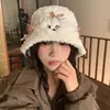 Adorable Sombrero de Pescador de Peluche con Lazo de Cachorro para Mujer en Otoño e Invierno, Cálido Sombrero Cubeta Estudiante con Protección para las Orejas, Sombrero Cubeta Pequeño que Muestra la Cara
