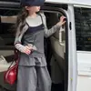 Conjunto de Top a Rayas y Pantalones Falsos de Dos Piezas para Niñas 2026 Nuevo Estilo Niñas Niños Mayores Estilo Coreano Pantalones Casuales Conjunto de Dos Piezas Primavera y Otoño