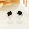 Brincos Quadrados Geométricos Transfronteiriços para Mulheres, Luxo Leve, Alto Padrão, Minimalista, Estilo Cool, Novos Brincos Versáteis da Moda 2026
