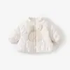 Chamarra acolchada para bebé niña, estilo otoño e invierno, abrigo de algodón fino floral para bebé Clase A, ropa exterior cálida para recién nacido para salir