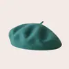 Boina de color liso bordada transfronteriza, gorro tejido, sombrero popular de lana azul marino, sombrero artístico retro moderno versátil de artista
