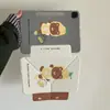 Funda Adorable de Oso Limón para Tableta Apple iPad, Succión Lateral Desmontable, Anti-Doblado, Compatible con Air, Pro y Mini de 10ª Generación