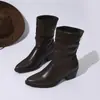 2026 novos sapatos de estilo europeu, americano e do sudeste asiático transfronteiriços que são populares em toda a internet, atacado de fábrica de botas femininas em tamanhos grandes