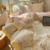 Juego Puro de Algodón de Cuatro Piezas con Bordes de Algodón Nube, Sábana de Estilo Princesa de Moda, Funda Nórdica para el Hogar, Juego de Cama de Tres Piezas con Sábana Ajustable