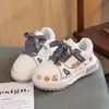 Zapatos para Niñas 2026 Primavera y Otoño Nuevo Modelo Zapatos Deportivos Infantiles Transpirables Estilo Coreano Suela Suave Tenis Zapatos Casuales de Moda para Niños
